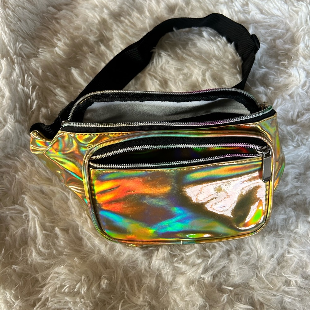 Metallic Adjustable Fanny Pack - Picture 3 of 7